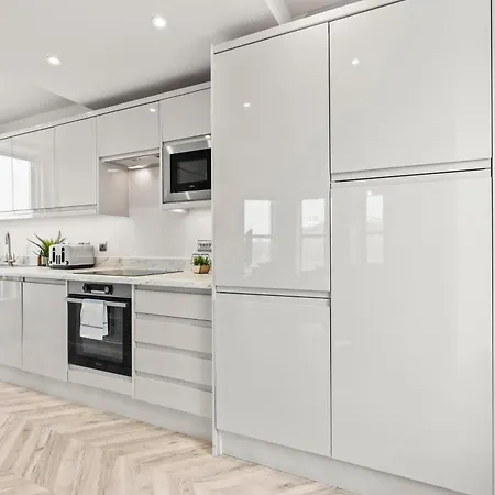 Stylish Penthouse Retreat With En-suites Apartment Leeds (West Yorkshire)